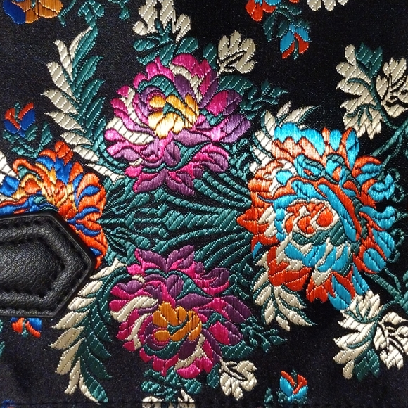 Christian Siriano Embroidered Floral Purse - Picture 8 of 9